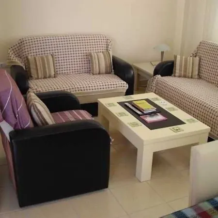 A Touch Of Paradise Apartment